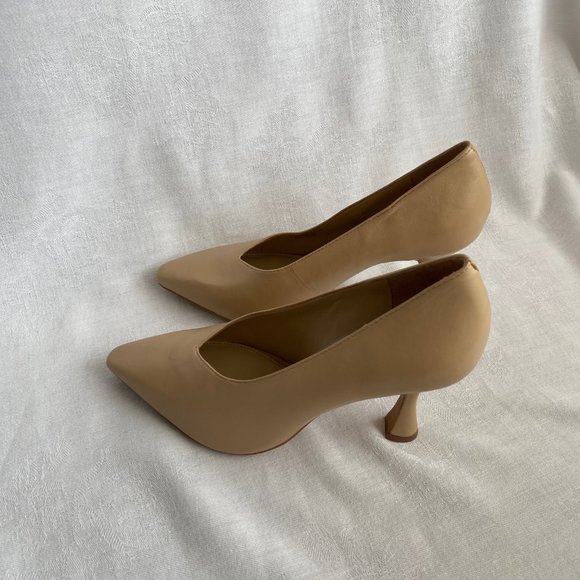 Vince Camuto Shoes - Vince Camuto Nude Heels - size 7.5